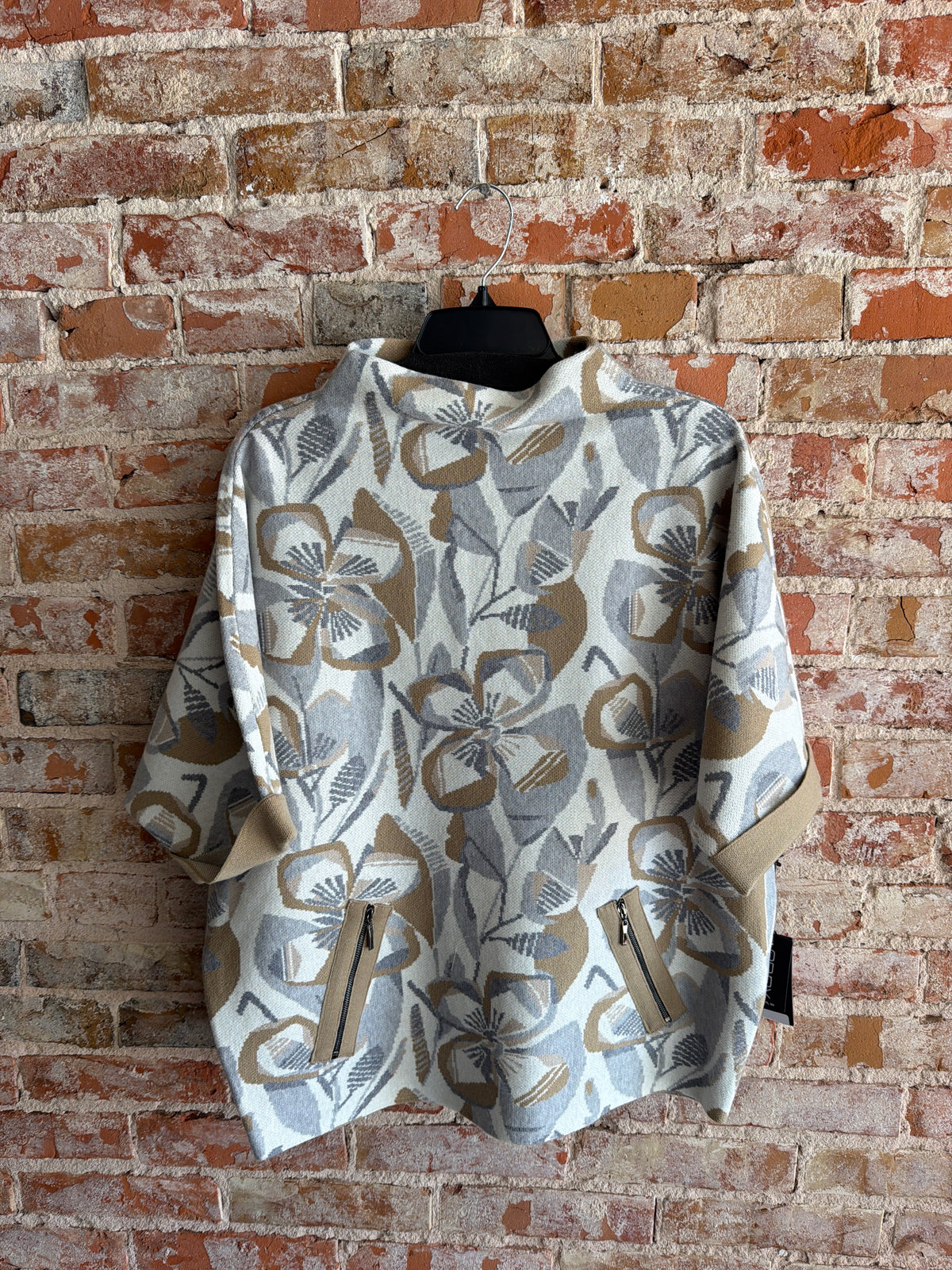 APNY Bloom Sweater With Contrast