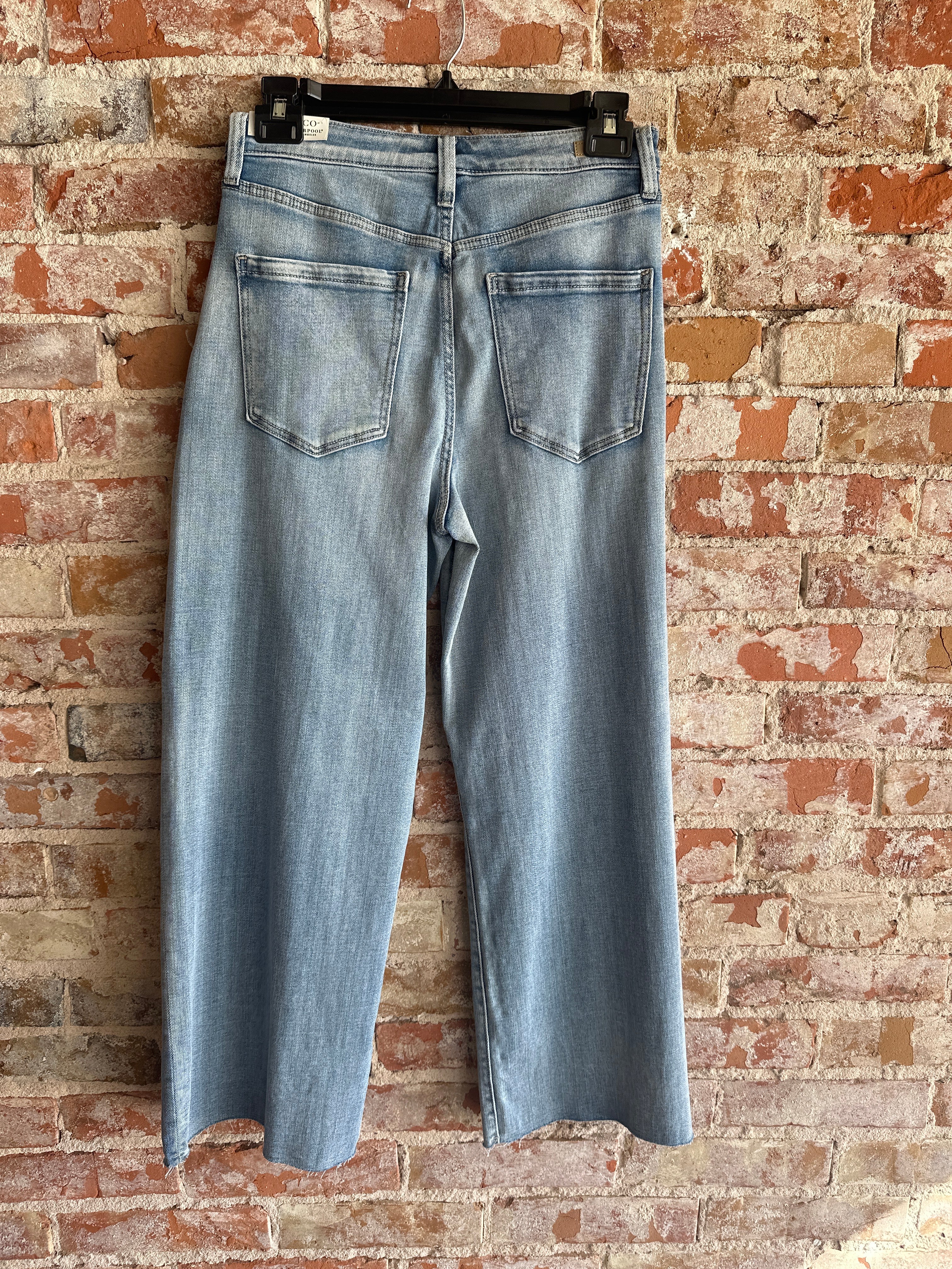 Liverpool Stride Crop Wide Leg
