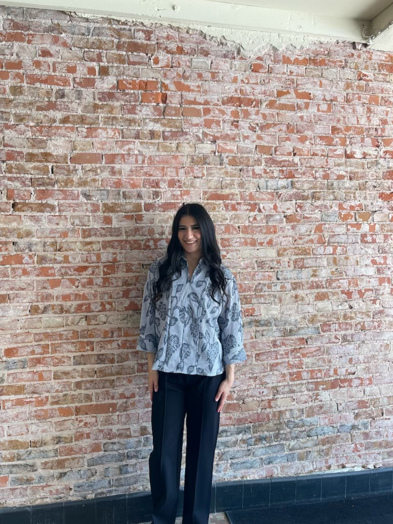 A La Carte Popover Collared Top