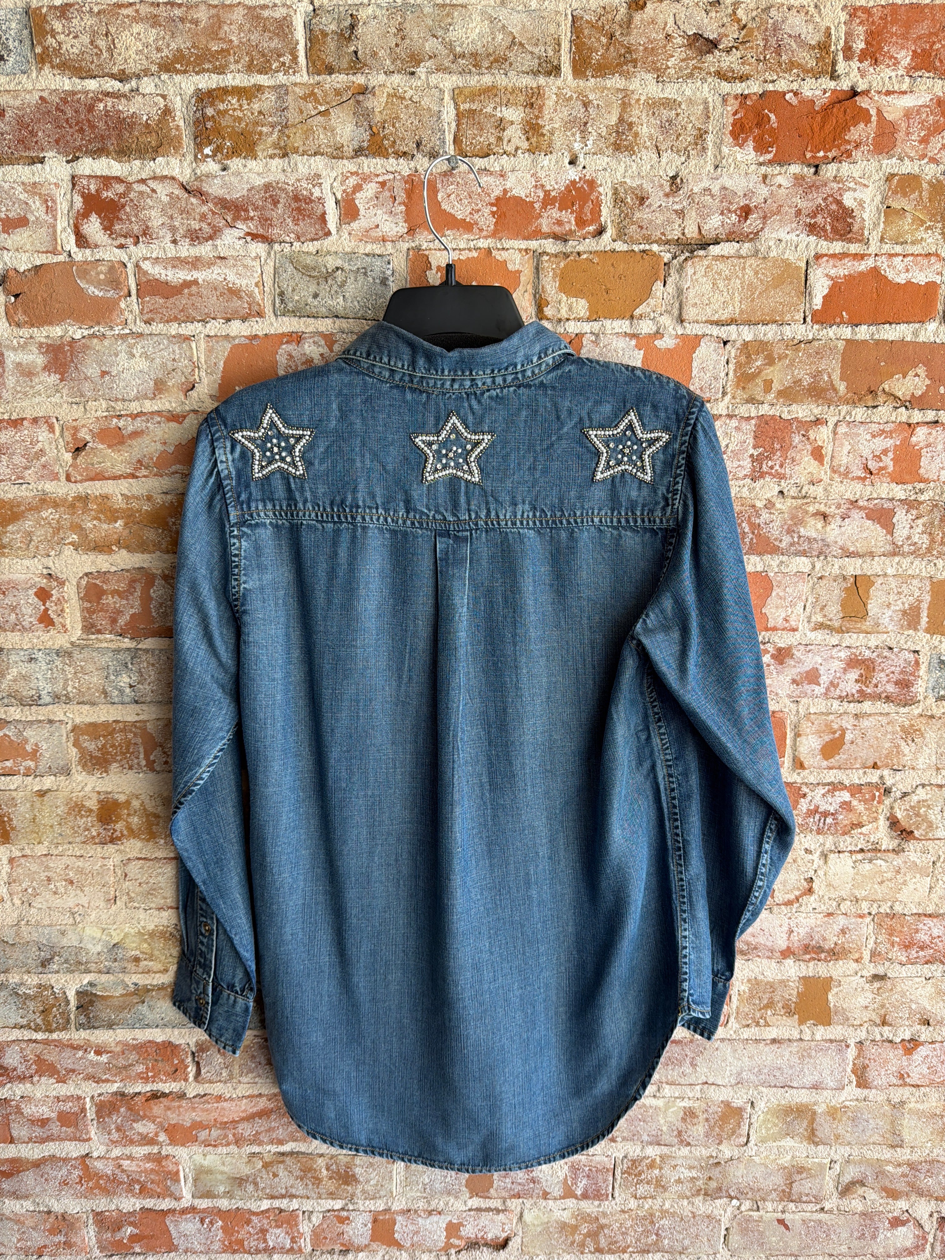 Keren Hart Button Up Star Top