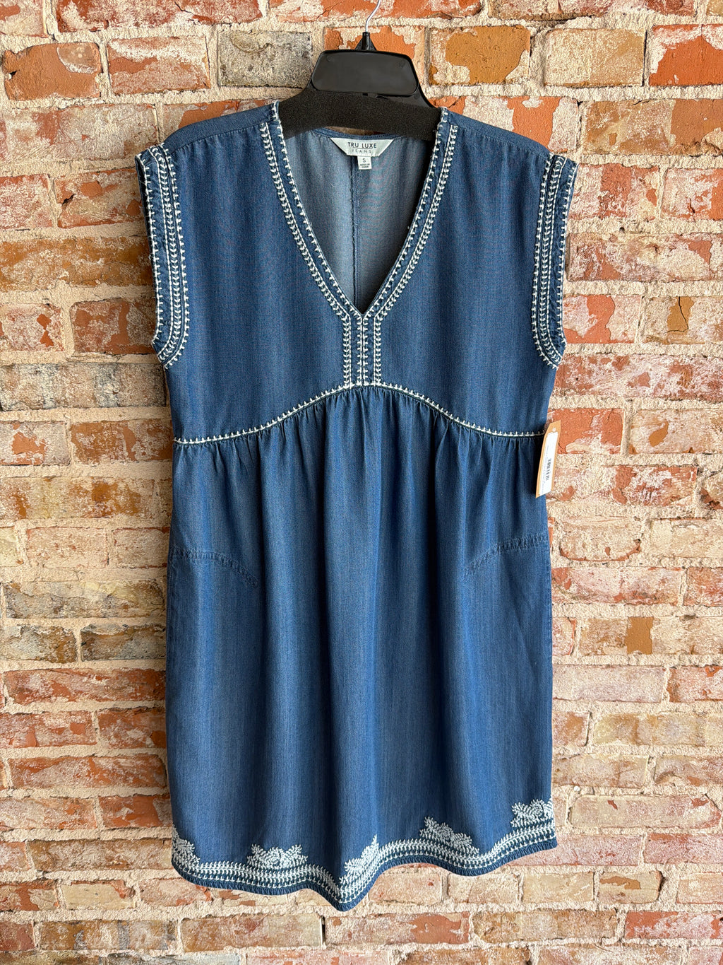 Tru Luxe V-Neck Embroidery Dress