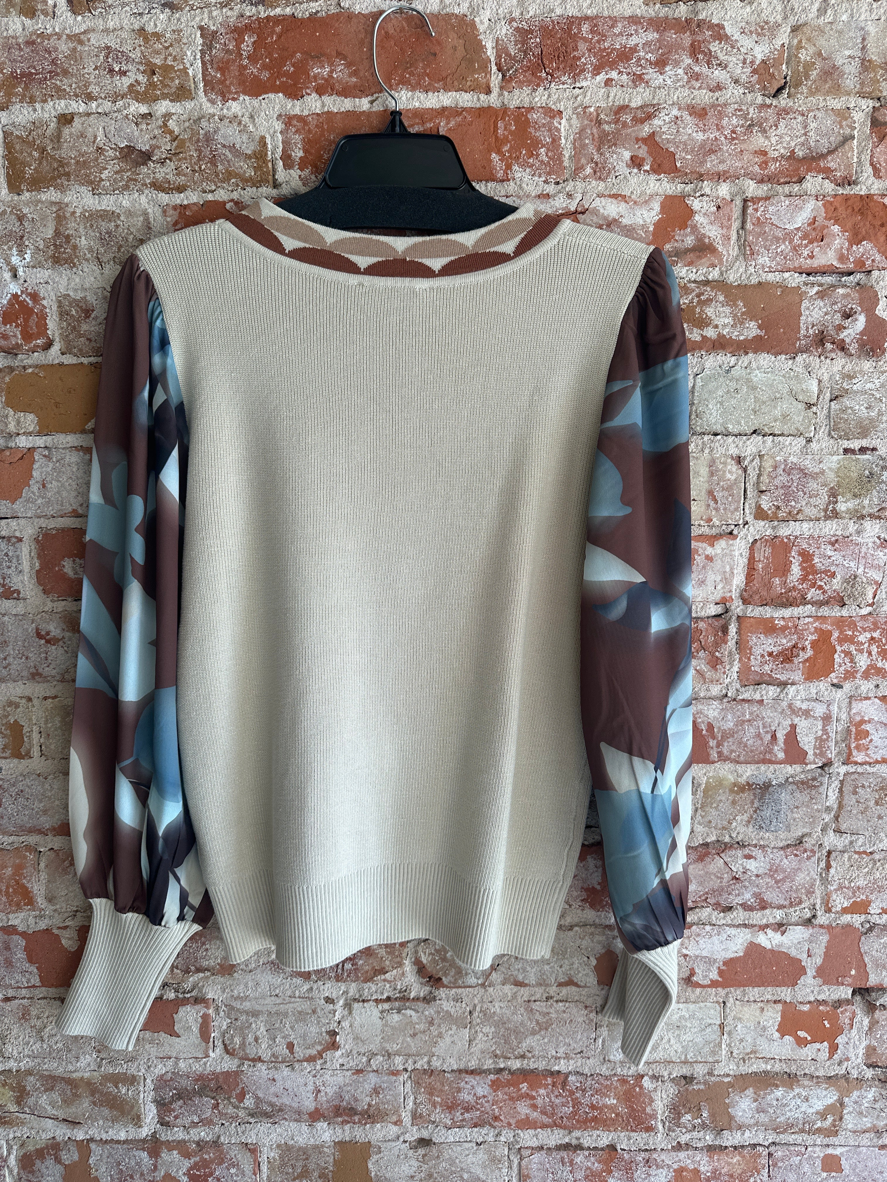 Keren Hart light sleeve top