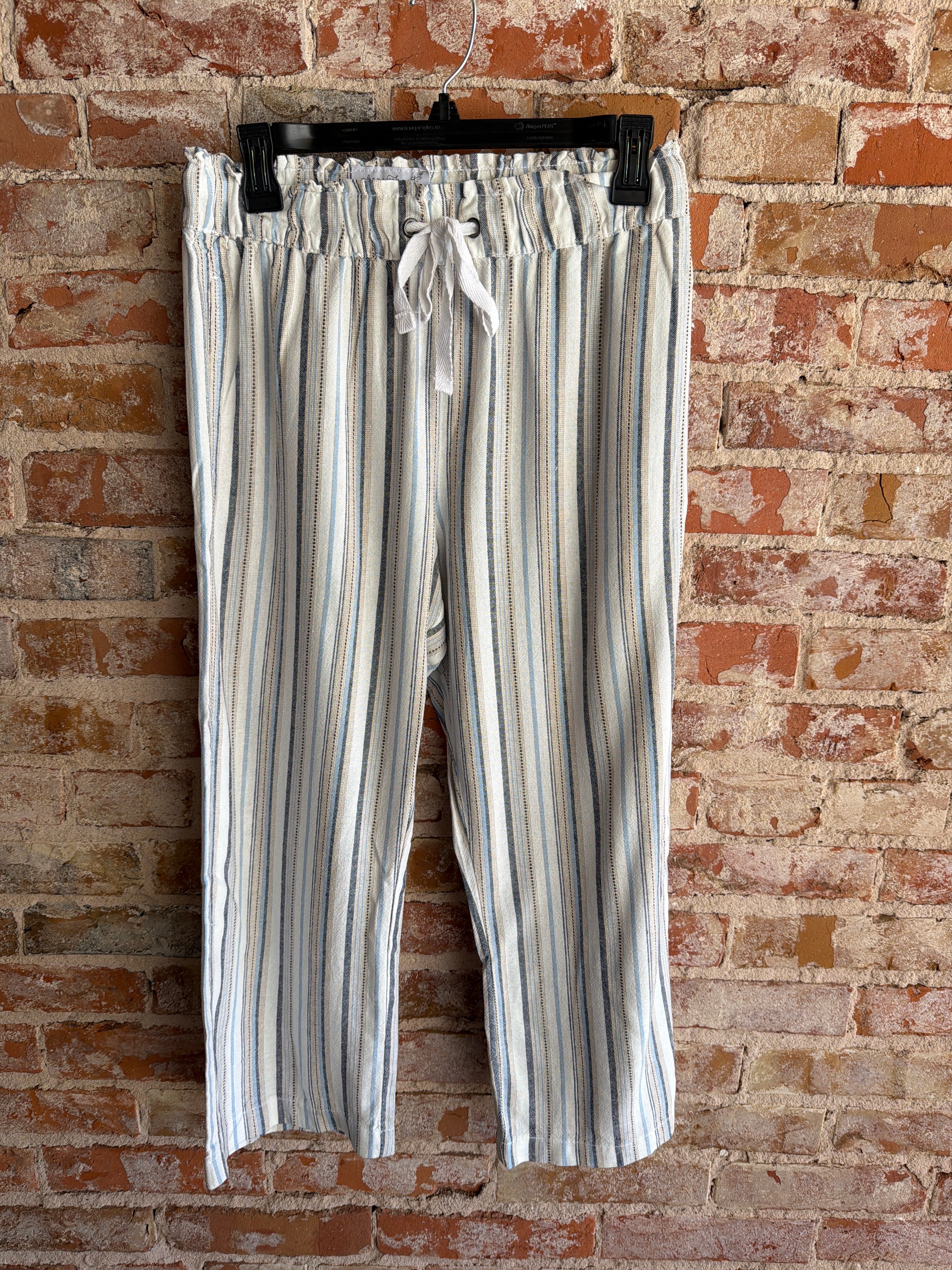 Keren Hart Drawstring Capri Pant