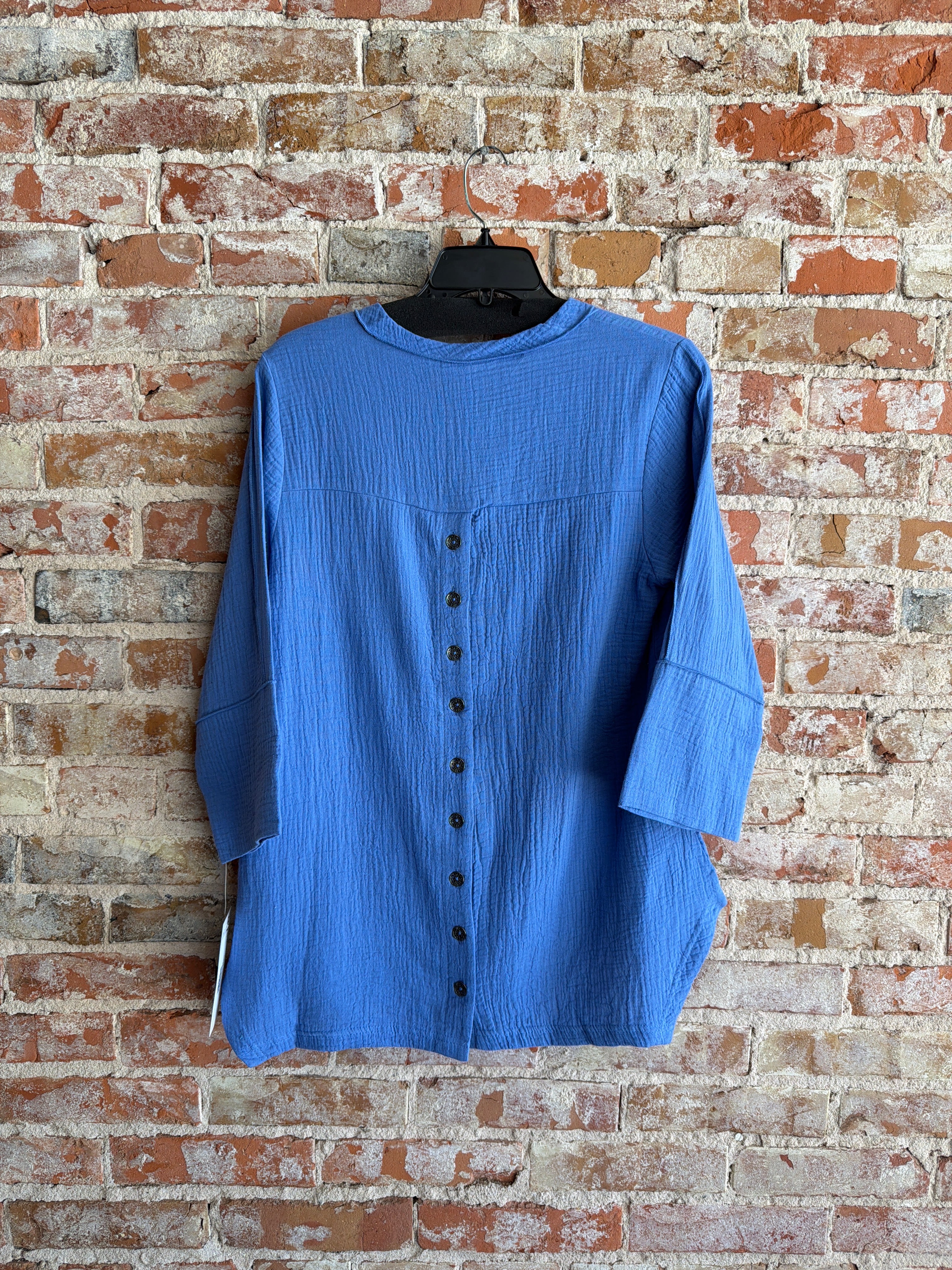 Lulu-B Button Back Top