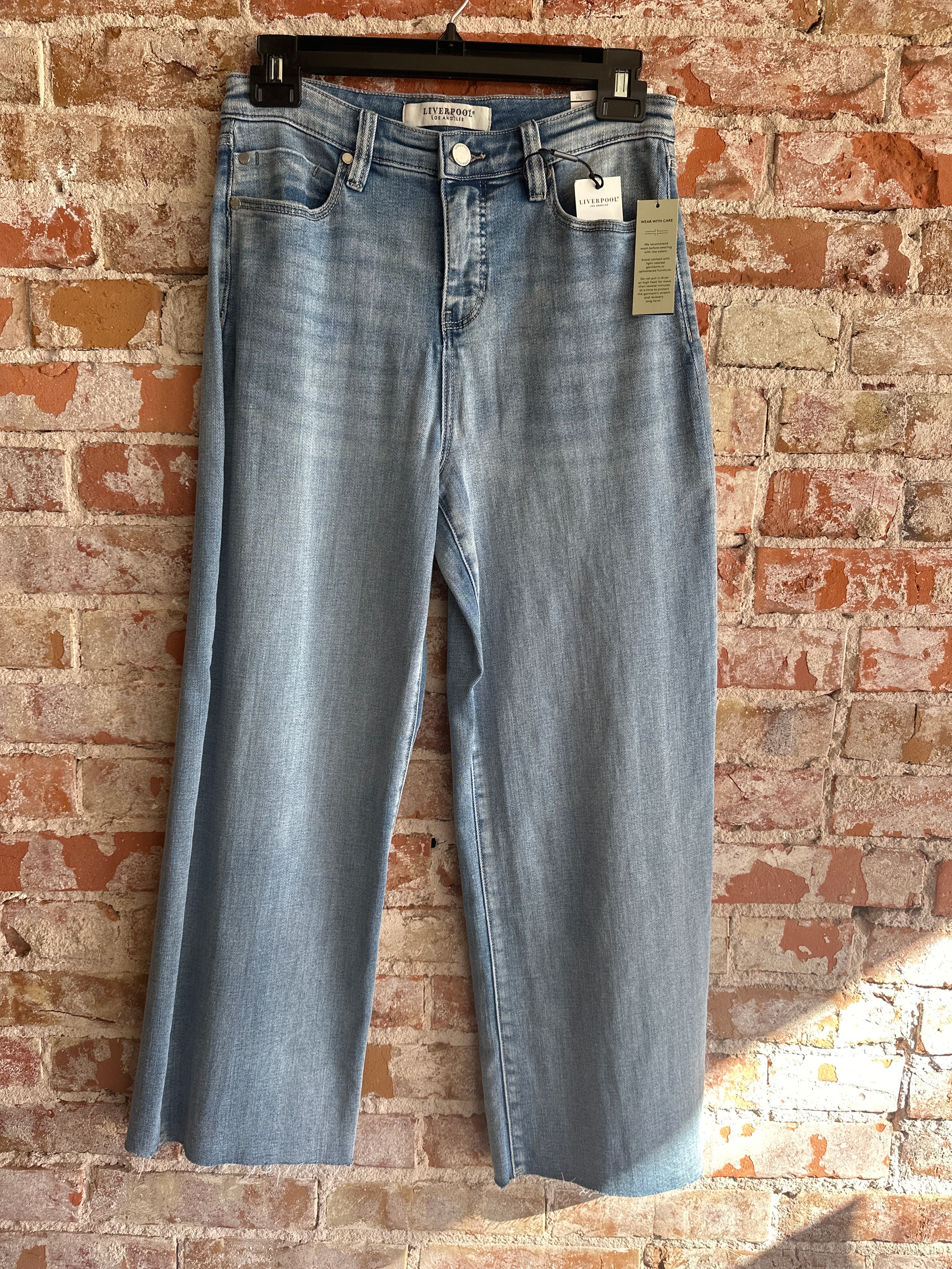 Liverpool Stride Crop Wide Leg