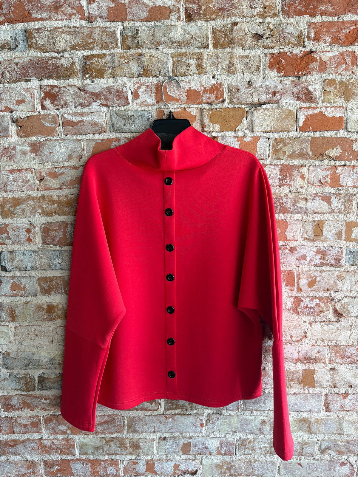 Ethyl Button Back Comfort Top Model
