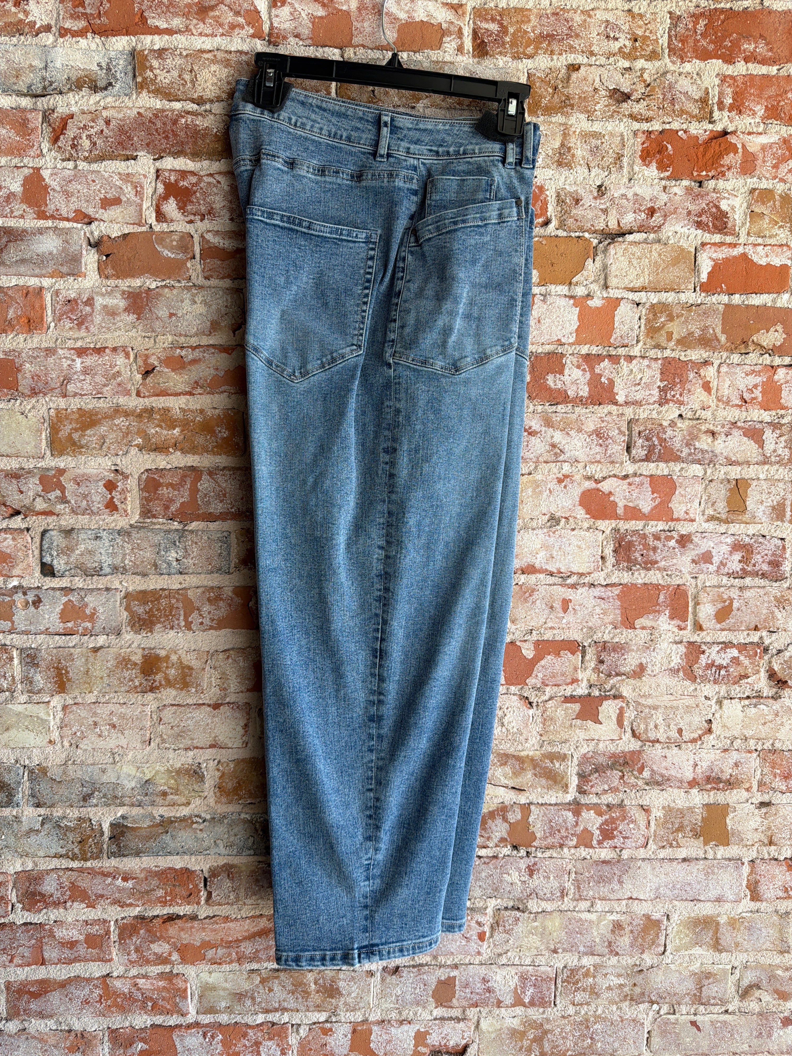 Tru Luxe Barrel Leg Jean