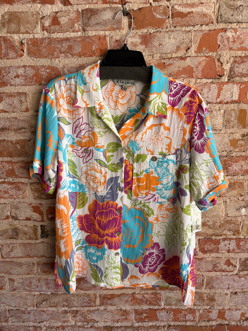 A La Carte Short Sleeve Top