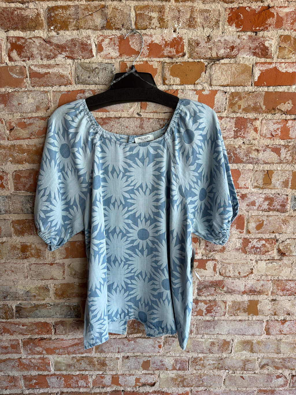 Tru luxe Chambray Button Back Top