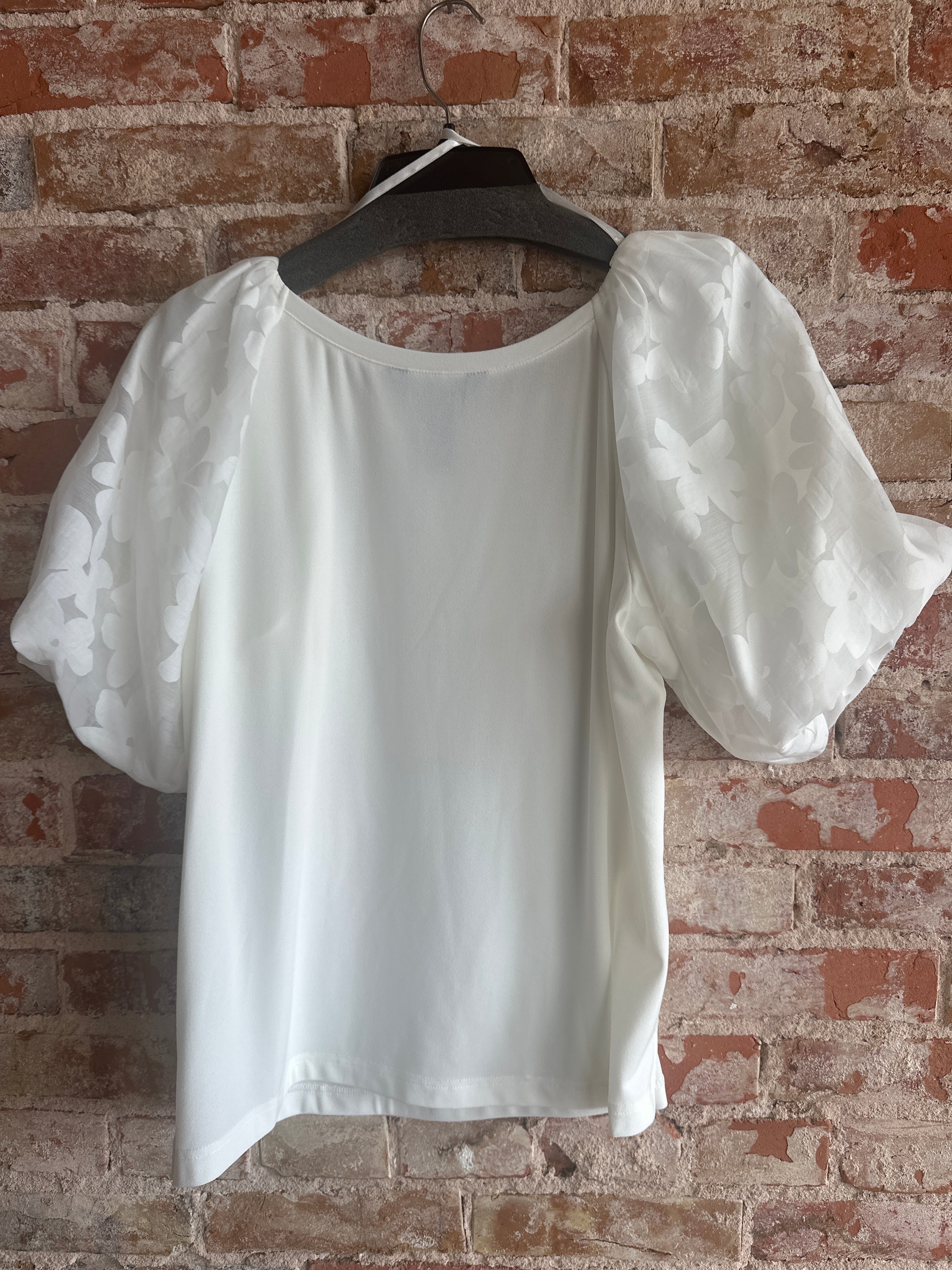 Ali Miles All White Puff Sleeves top