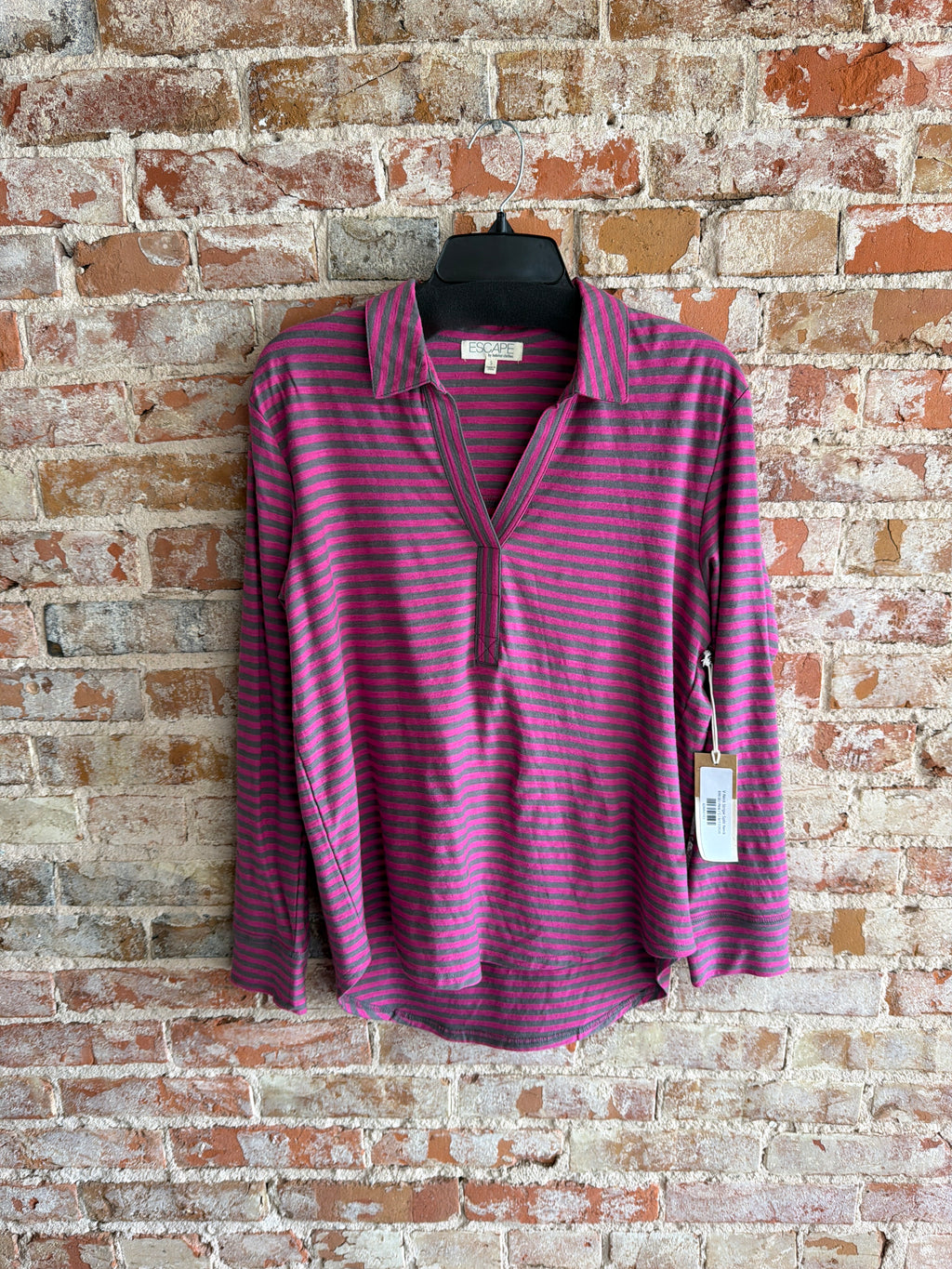 Escape V-Neck Stripe Split Neck