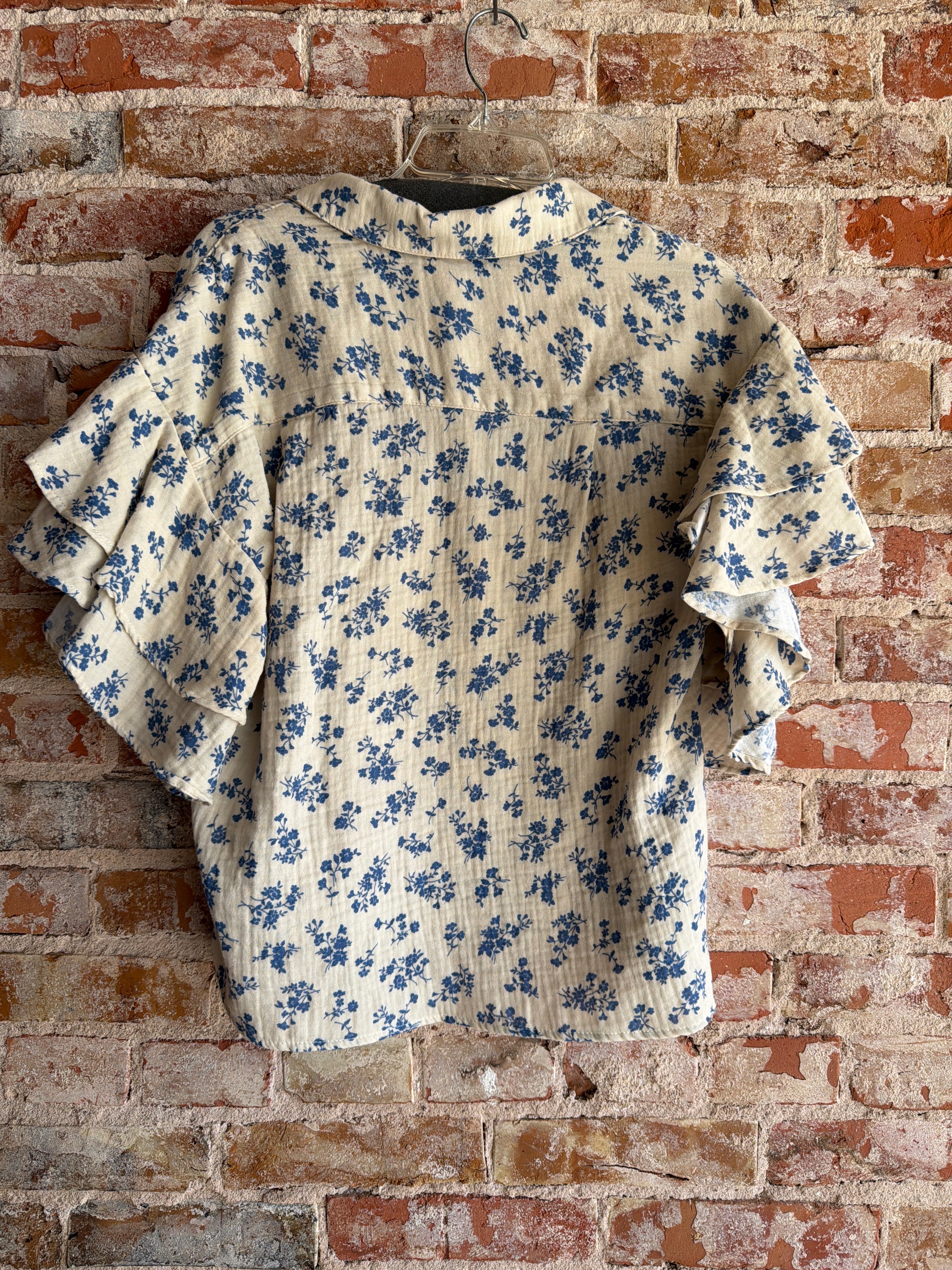 Ivy Jane Disty Floral Camp Top