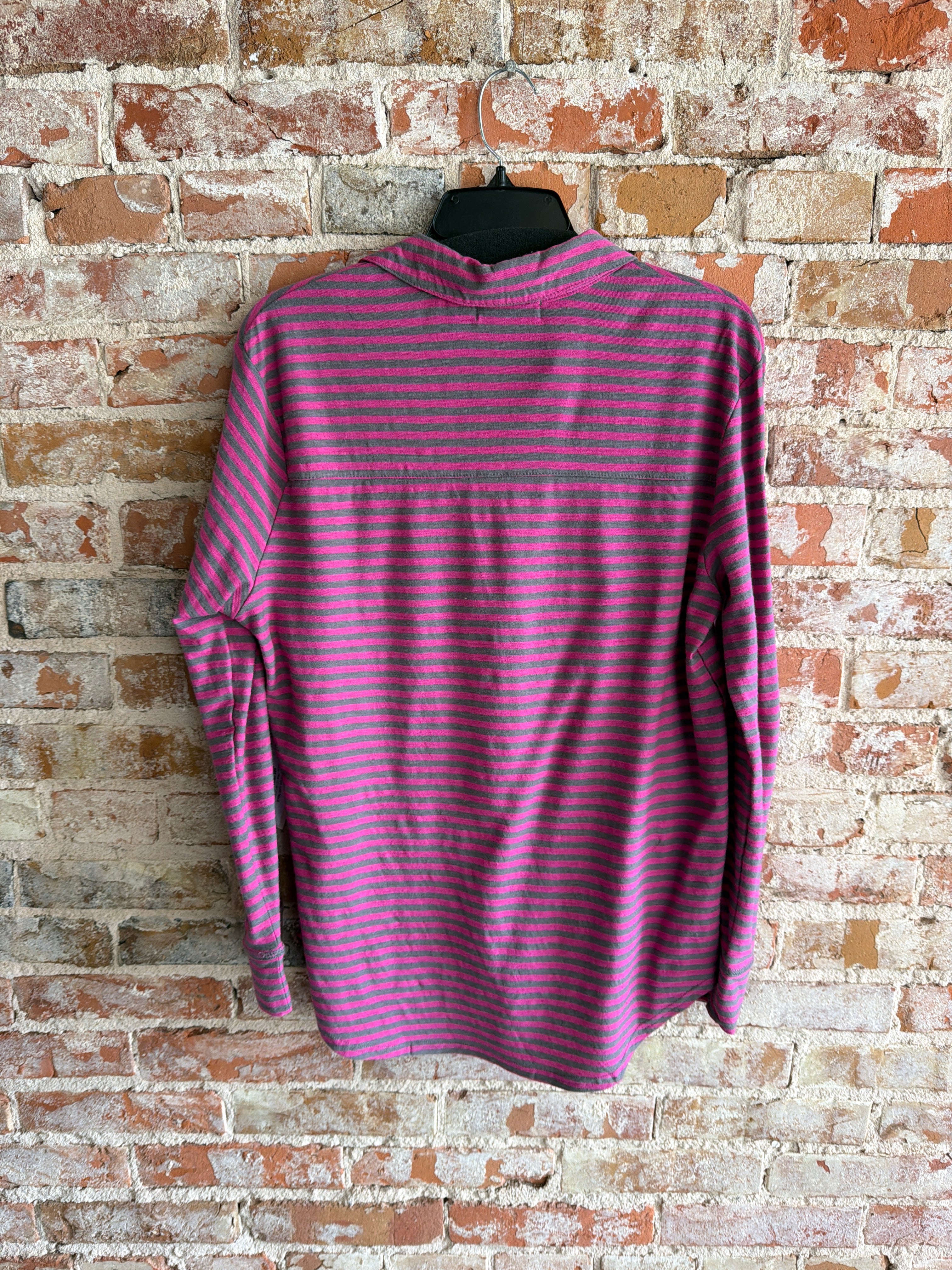 Escape V-Neck Stripe Split Neck