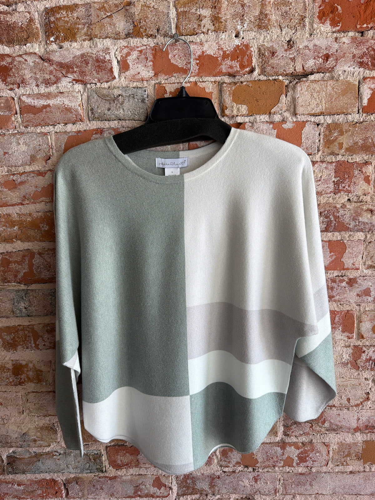 Keren Hart Mint Pull Over Top