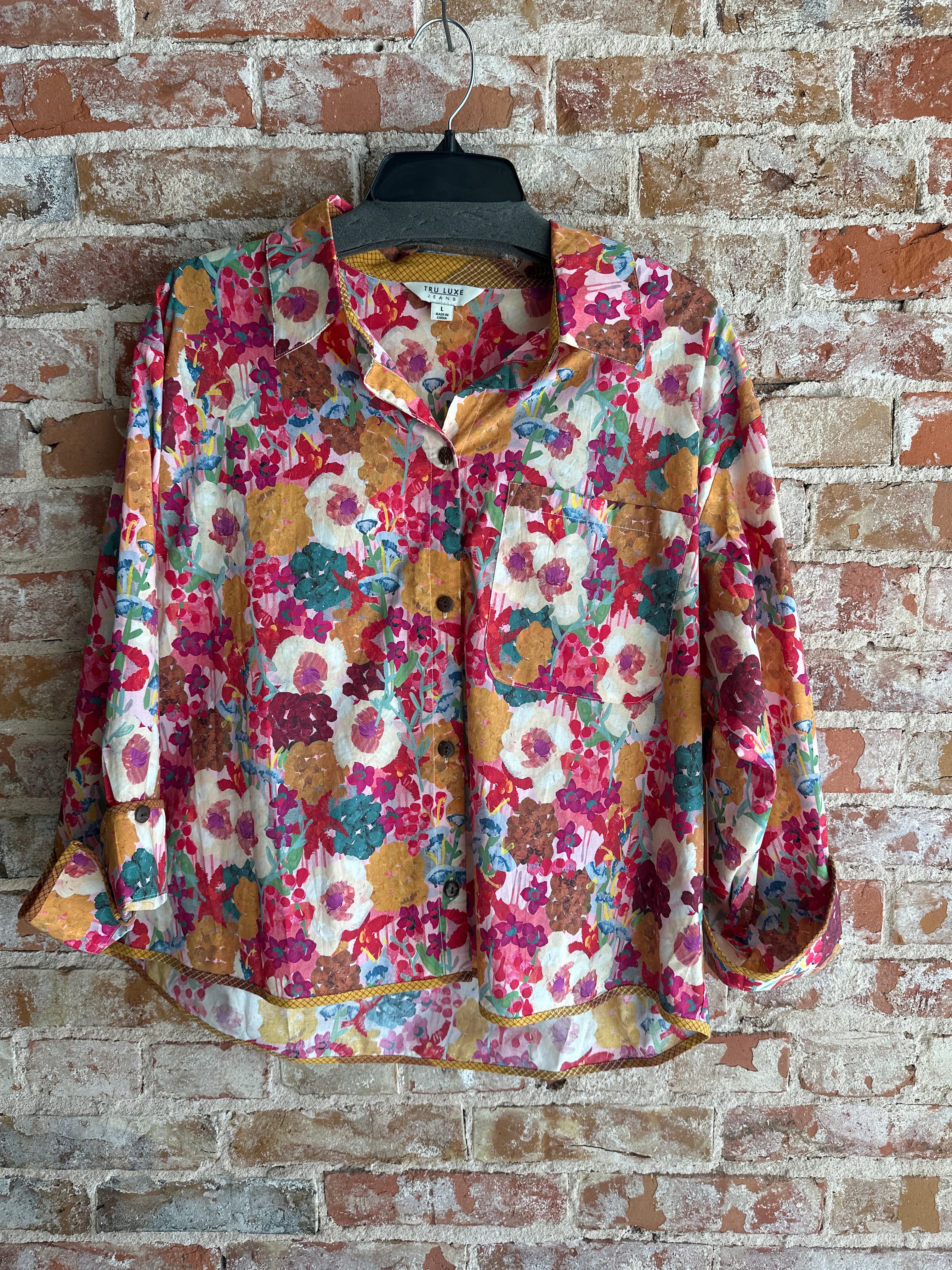 Tru Luxe floral blouse