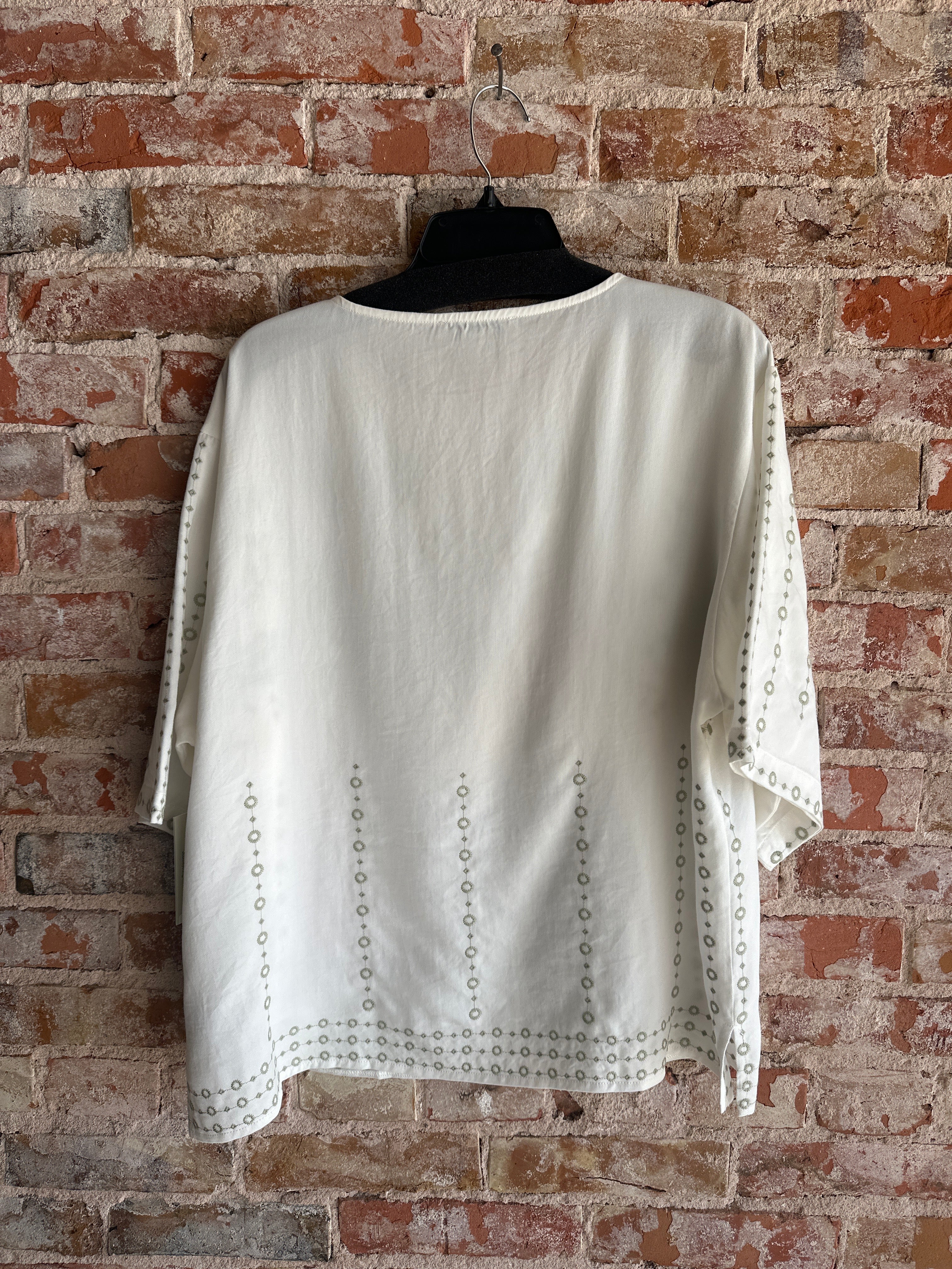 A La Carte Boxy Top with Embroidery