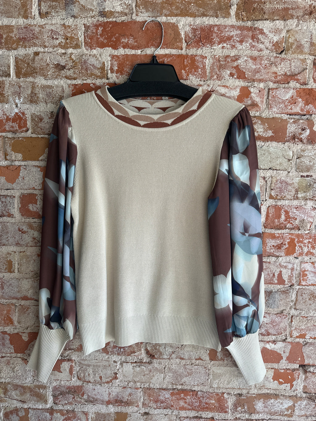 Keren Hart light sleeve top